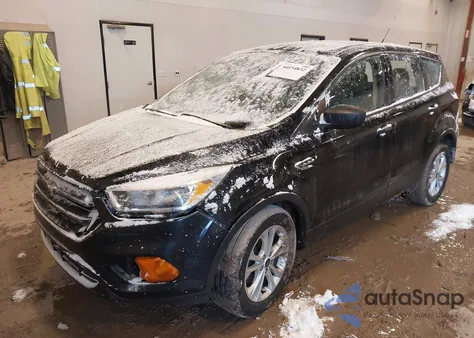 2017 Ford Escape S z USA, uszkodzony, nr VIN 1FMCU0F74HUD09735